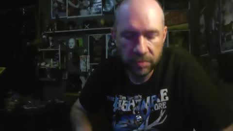 Snapshot of _longfellow chatting on October 15, 12:33 am That guy online show from October 15, 12:33 am