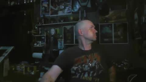 That guy online show from November 25, 7:19 am