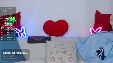 Snapshot of _lorik chatting on January 14, 12:43 am online show from January 14, 12:43 am