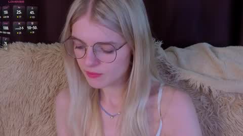 Snapshot of _luckybet_ chatting on November 14, 6:28 pm Monica online show from November 14, 6:28 pm