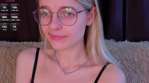 Snapshot of _luckybet_ chatting on December 1, 9:42 pm Monica online show from December 1, 9:42 pm