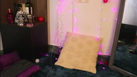 Lucy online show from December 29, 10:47 pm