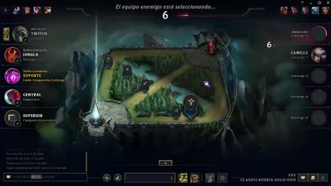 Snapshot of _lucyx__ chatting on November 19, 12:54 am Queen. Help me reach 100 thumbs up online show from November 19, 12:54 am