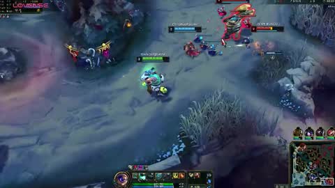 Snapshot of _lucyx__ chatting on November 21, 10:08 pm Queen. Help me reach 100 thumbs up online show from November 21, 10:08 pm