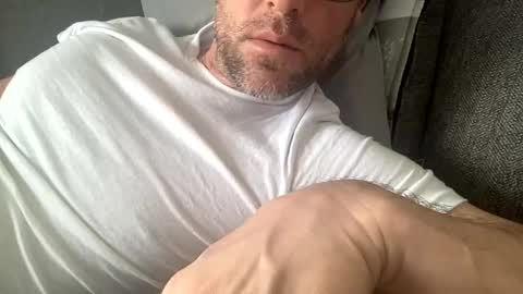 _lululeo_ online show from April 12, 9:09 pm