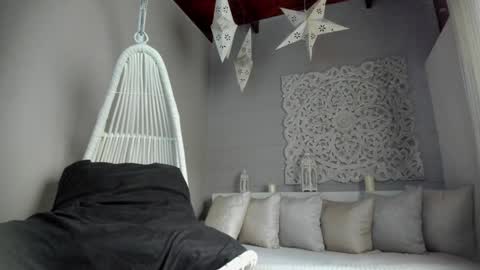  Luna  online show from February 2, 2:34 pm