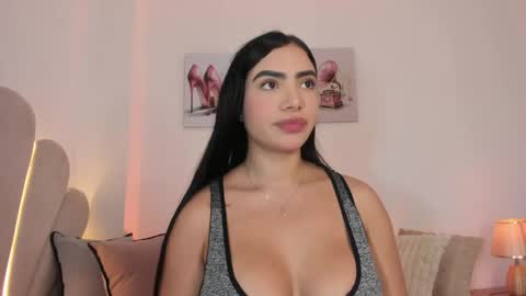Snapshot of _luuciana_ chatting on May 13, 3:59 am _luuciana_ online show from May 13, 3:59 am