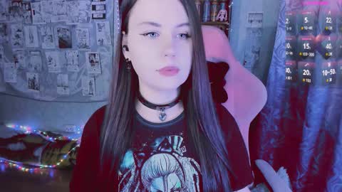 Mia online show from March 13, 11:39 am