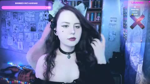 Mia online show from April 8, 7:41 am