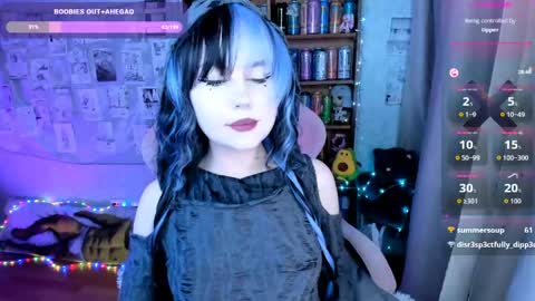 Mia online show from April 22, 5:36 pm