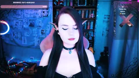 Mia online show from May 9, 7:08 pm