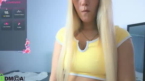 Snapshot of _maneki_neko_ chatting on September 21, 4:08 pm Emma  online show from September 21, 4:08 pm