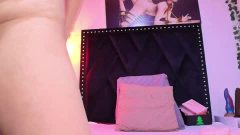 Snapshot of _marcela__ chatting on February 16, 12:23 pm _marcela__ online show from February 16, 12:23 pm