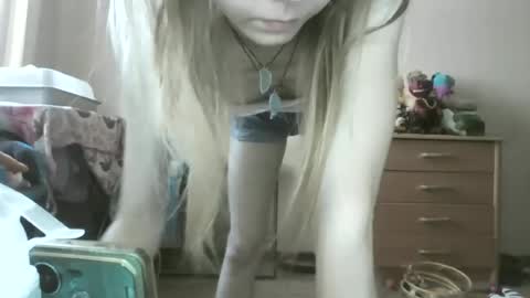 Snapshot of _mari_so chatting on July 1, 11:12 am Scarlett online show from July 1, 11:12 am