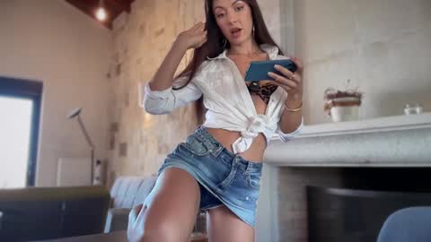 Snapshot of _mariarty_ chatting on October 1, 10:43 am Marie -   -25 discount online show from October 1, 10:43 am