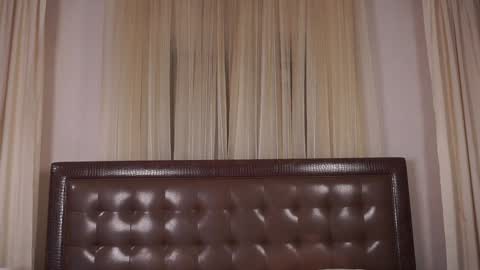  Gwen  online show from December 14, 12:01 am