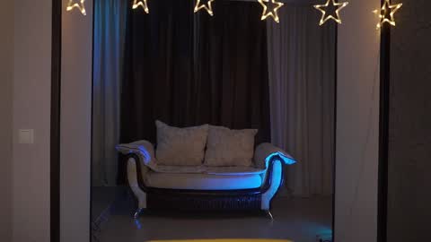  Gwen  online show from January 14, 9:30 pm