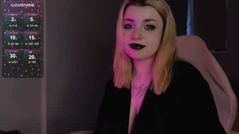 Snapshot of _matadora_ chatting on February 21, 2:40 pm Sadie online show from February 21, 2:40 pm