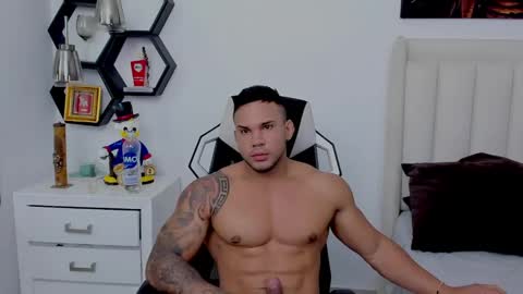 _matthew_santos_ online show from December 14, 10:56 am