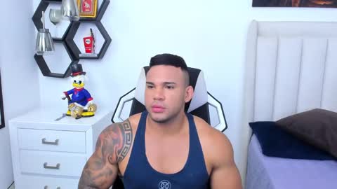 _matthew_santos_ online show from January 27, 11:33 pm