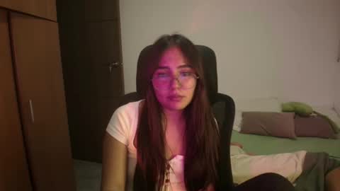 Snapshot of _maxxx1_ chatting on May 27, 1:24 am max and abby online show from May 27, 1:24 am