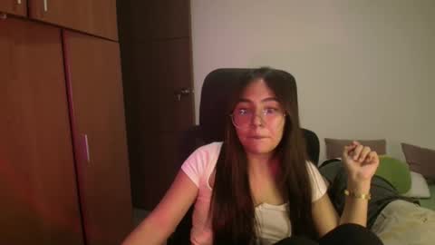 Snapshot of _maxxx1_ chatting on May 27, 1:57 am max and abby online show from May 27, 1:57 am
