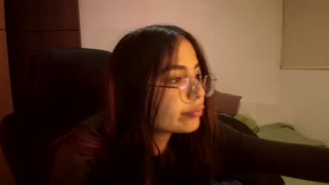 Snapshot of _maxxx1_ chatting on June 5, 1:01 am max and abby online show from June 5, 1:01 am