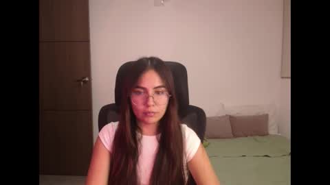 Snapshot of _maxxx1_ chatting on June 10, 1:50 am max and abby online show from June 10, 1:50 am