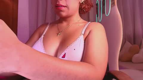 Snapshot of _megan_akbar chatting on February 20, 1:22 pm Marce online show from February 20, 1:22 pm