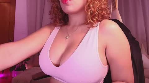 Snapshot of _megan_akbar chatting on February 22, 12:26 pm Marce online show from February 22, 12:26 pm