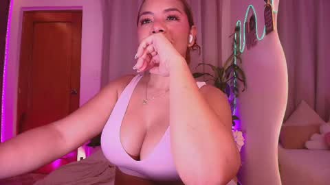 Marce  online show from May 26, 10:22 am