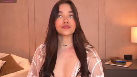 Snapshot of _meghan_gomez1_ chatting on December 14, 1:59 pm     online show from December 14, 1:59 pm