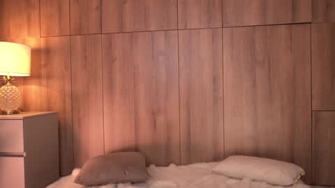     online show from December 18, 6:47 pm