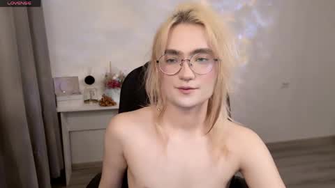 _meow_neko_ online show from April 2, 1:47 am