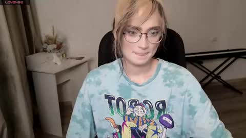 _meow_neko_ online show from July 22, 12:13 am