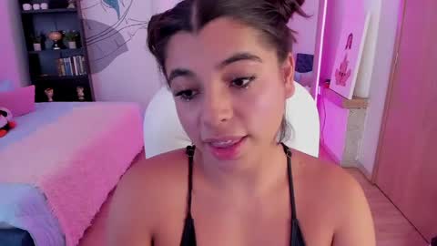  MIa blue 18  online show from May 26, 6:48 pm