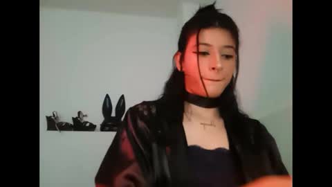 Mia-foster online show from February 26, 1:21 am