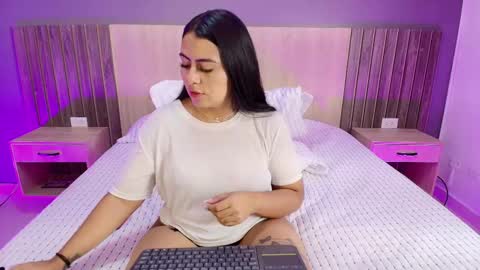 _miamiller_ online show from February 13, 2:12 am