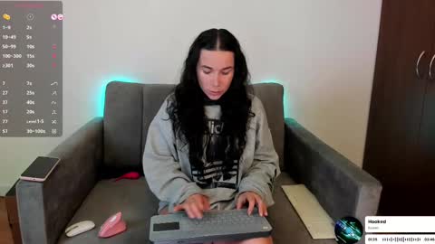 Snapshot of _mila0717 chatting on March 12, 3:24 am Mila online show from March 12, 3:24 am