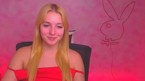 Melanie online show from December 19, 3:52 pm