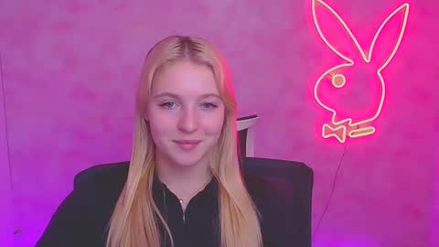 Melanie online show from February 1, 3:50 pm