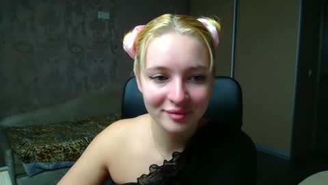 Melanie online show from December 5, 10:46 am