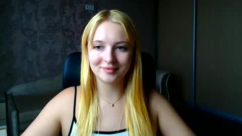 Melanie online show from June 3, 2:33 pm