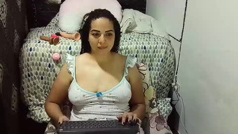 Snapshot of _milf_naughty chatting on October 9, 9:18 am _milf_naughty online show from October 9, 9:18 am