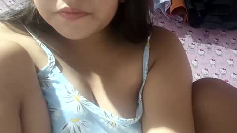 Snapshot of _milkytitsmomxx_ chatting on December 9, 8:44 pm _milkytitsmomxx_ online show from December 9, 8:44 pm