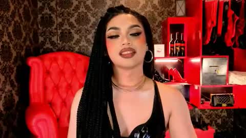 Raven Strauss online show from November 22, 6:29 pm