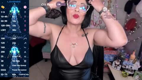 Snapshot of _miranda_spark chatting on December 6, 6:15 am Miranda online show from December 6, 6:15 am