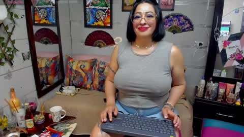 Snapshot of _miranda_spark chatting on February 9, 4:36 am Miranda online show from February 9, 4:36 am