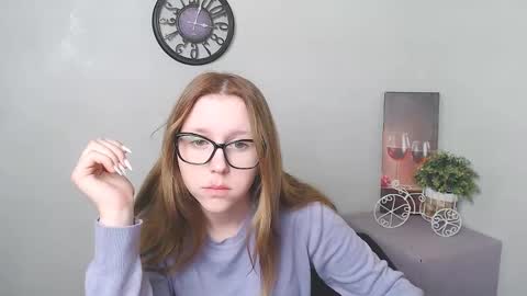 Snapshot of _miraterri_ chatting on February 17, 3:20 pm Mira online show from February 17, 3:20 pm