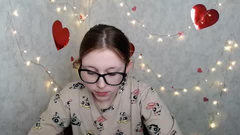 Snapshot of _miraterri_ chatting on March 4, 10:57 am Mira online show from March 4, 10:57 am